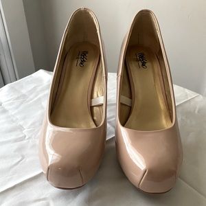 Nude Mossimo heels